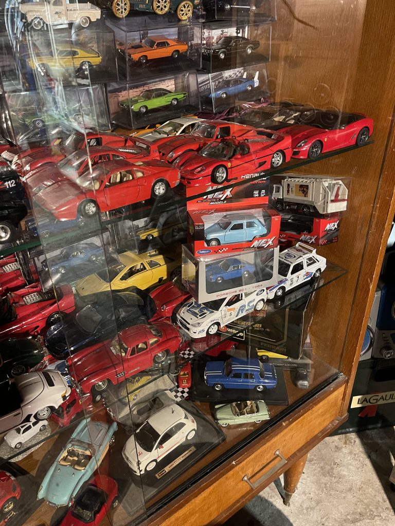 Voiture 1/24