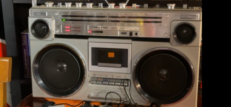 Poste radio goldstar année 80